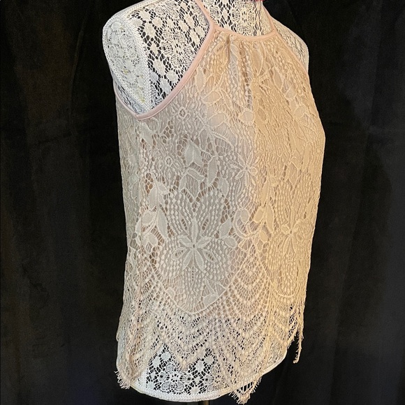 Chic Lace Halter Blouse - Cream - Picture 3 of 7